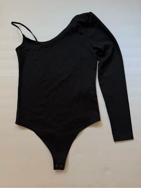 NWT Abercrombie Black One Shoulder Asymmetrical Bodysuit Size S